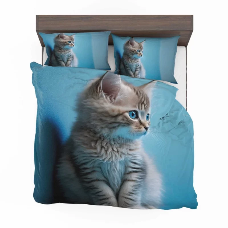 Adorable Seated Kitten Pet Bedding Set 2