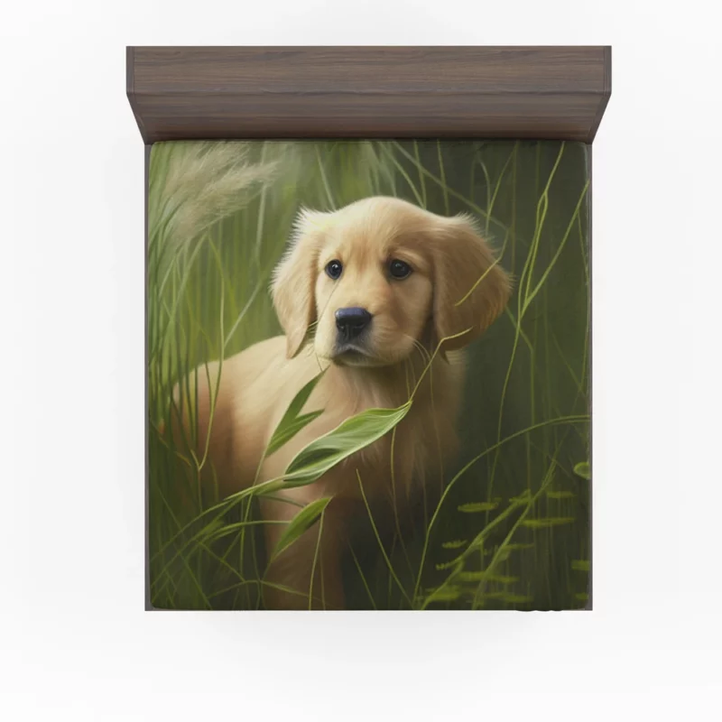 Golden Retriever in Leafy Field Fitted Sheet