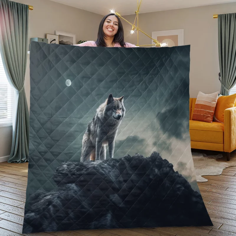 Grey Wolf Howling at Moonlight Quilt Blanket