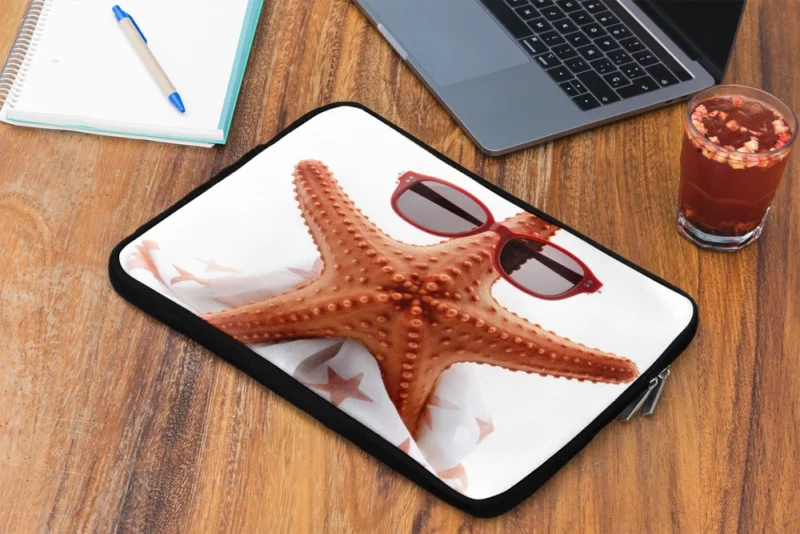 Movie Star Starfish Illustration Laptop Sleeve 2