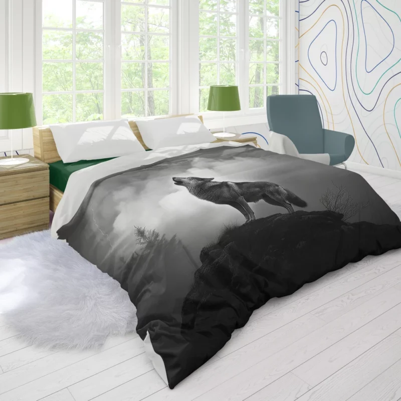 Wolf Howling at Night Duvet Cover